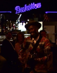 Bongeziwe Mabandla, en concert au club Balattou, Festival international Nuits dAfrique